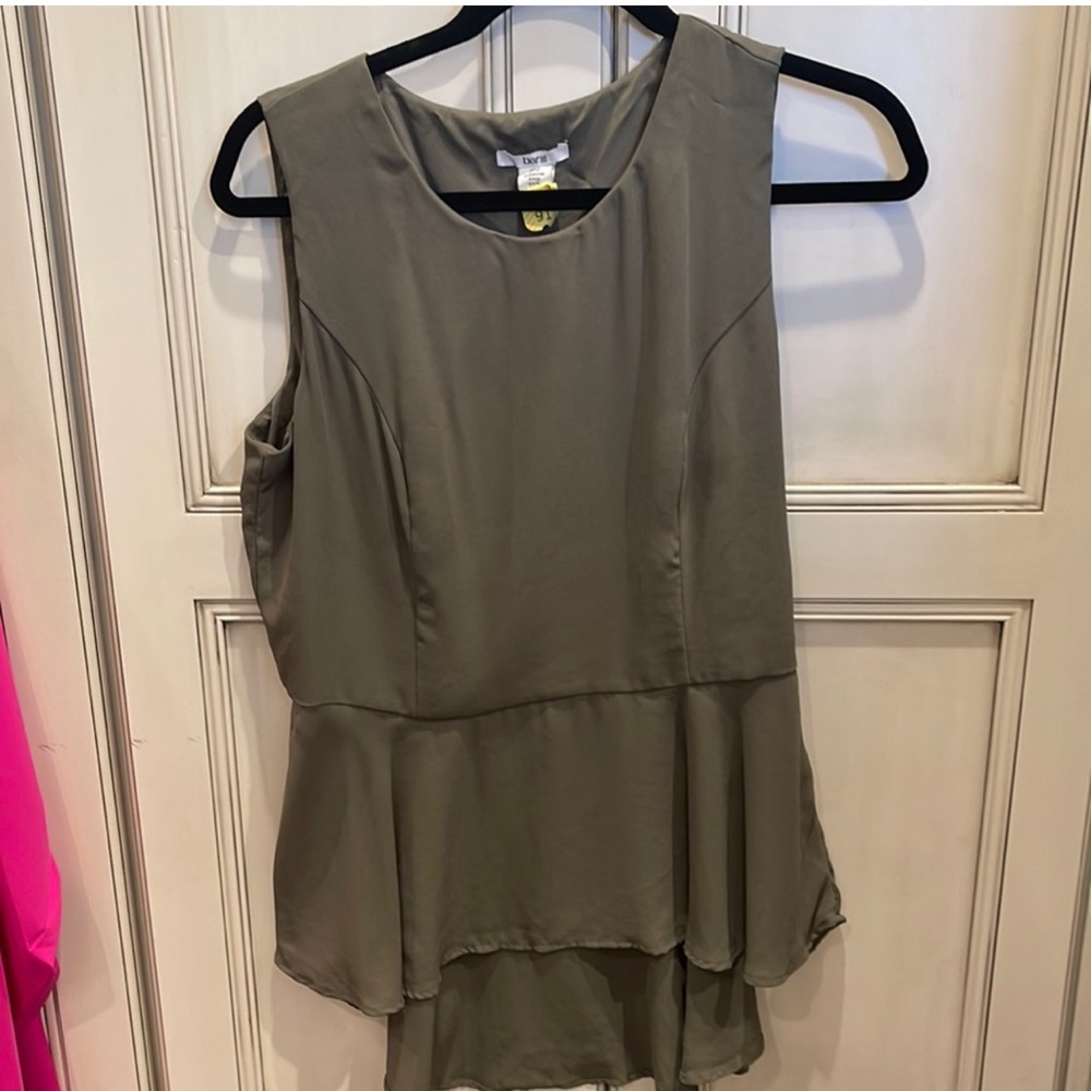 Bar III Top size large